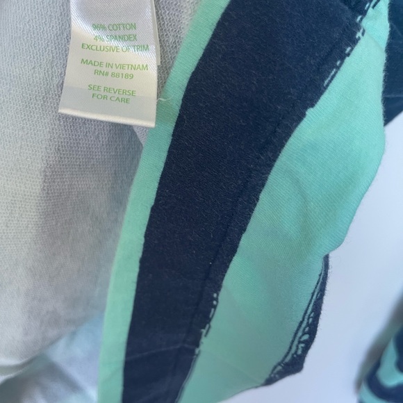 Lilly Pulitzer 3/4 zippered top. Size L. Color Aqua and Navy - Picture 6 of 12